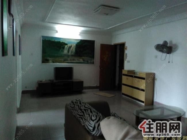 民主路电梯单位4房租2800家电齐拎