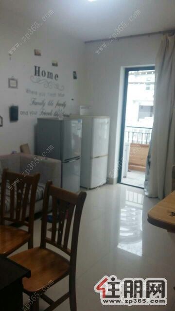 出租1房1厅1卫1厨2000元/月押一付