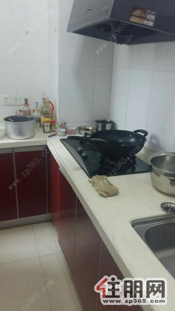 出租1房1厅1卫1厨2000元/月押一付