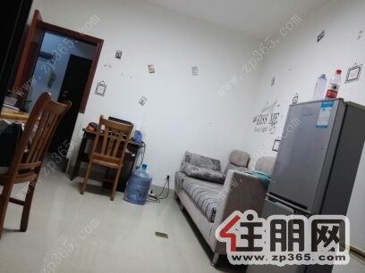 出租1房1厅1卫1厨2000元/月押一付