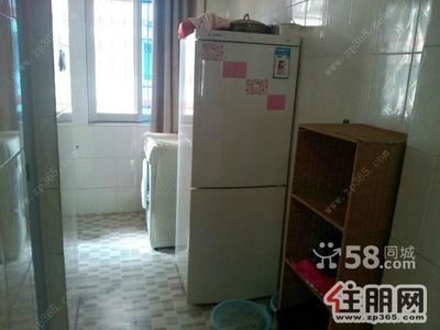 青秀区，南湖广场-南湖西岸1室1厅60平米精装修