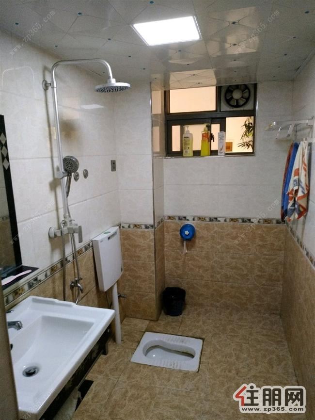 海语城2000元3室2厅2卫***修全套高档家私电,设施完善