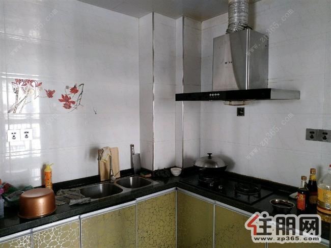 海语城2000元3室2厅2卫***修全套高档家私电,设施完善