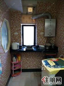 城中区,好房出租,居住舒适,卫生局宿舍1400元