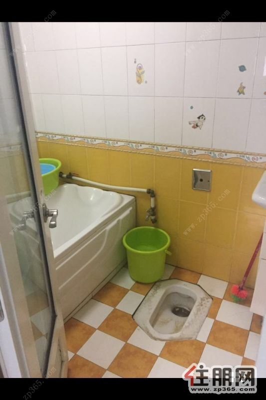 五星步行街旁2房出租1900元2室2