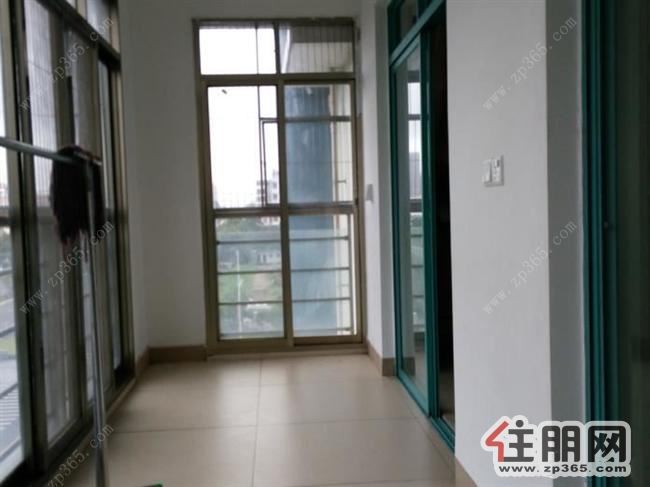 龙脉华庭-北区3室2卫2厅