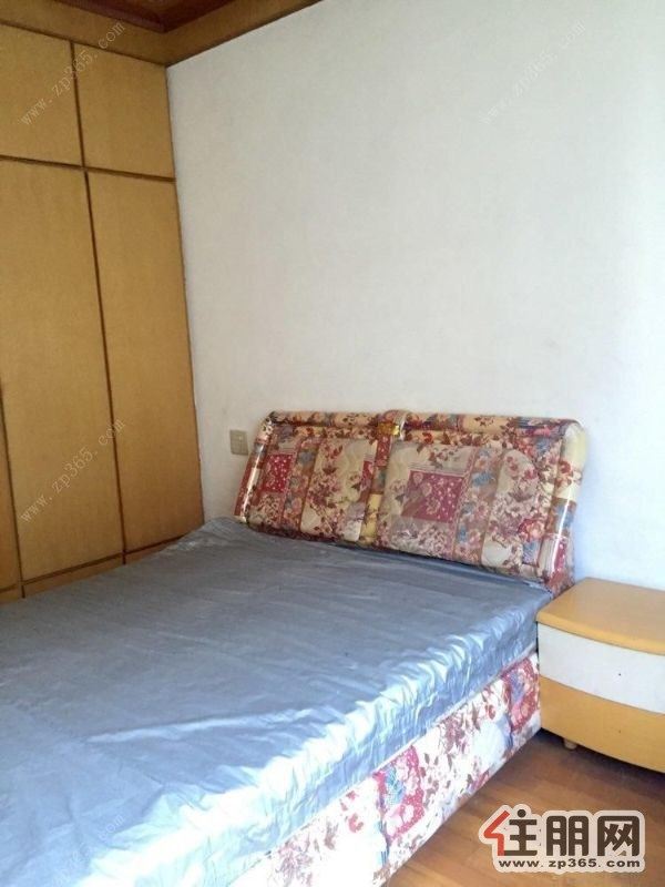 友谊路地委大院内精装3房2厅急租