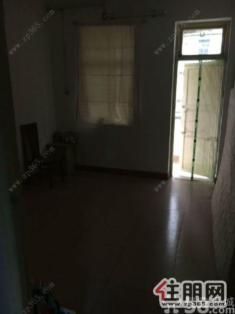 三中路市委旁3室-黄金3楼实惠1500