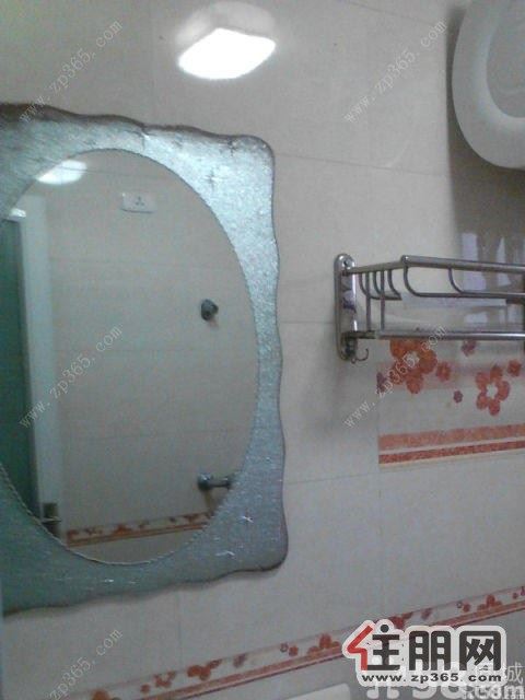 保利对面,冠亚蓝湾国际3室2厅120平米