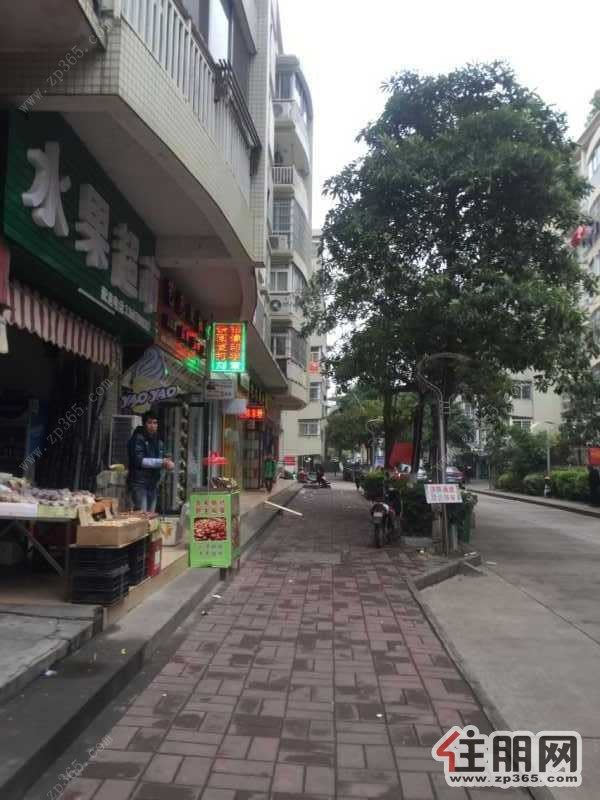 多功能用房,可住房,车库,仓库!