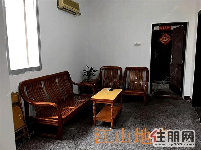 学区房3房1厅1800