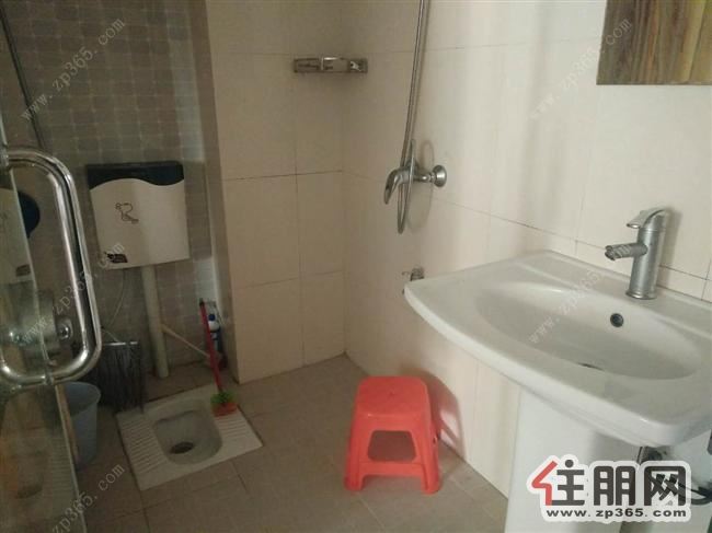 家具家电全齐,金顶名轩普通装修,拎包即住!