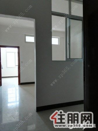 【万家房产】房子一房一厅初次出租,干净整