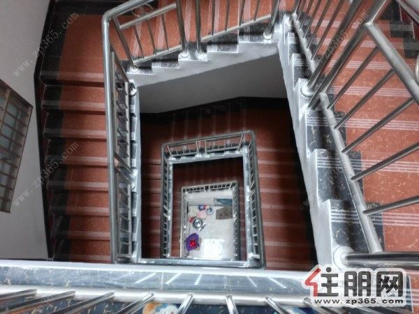 【万家房产】房子一房一厅初次出租,干净整