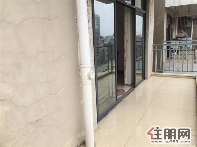 公园1号1300元3室2厅2卫中装,业主诚心出租