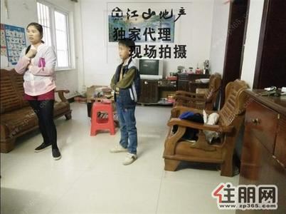 中心区-生活方便,精通小区700元2室1厅1卫普通装修,部分家私电器