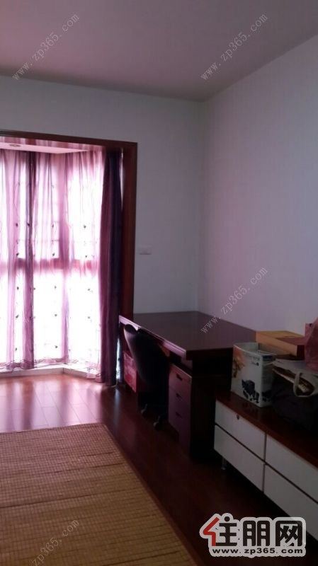 大城小院2500元3室2厅1卫精装