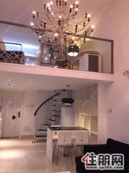 单身公寓幸福一夏交通便利毗邻万象城民族影