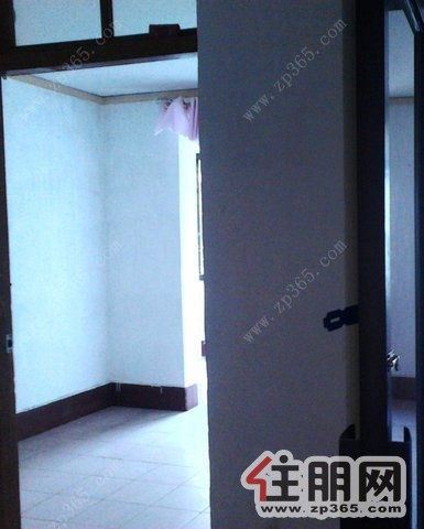 文惠桥头旁1500元4室1厅2卫中