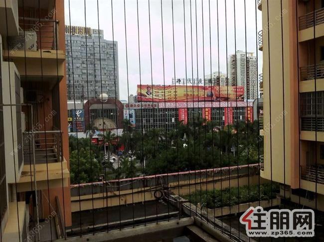 出租:大润发附近大三房拎包入住