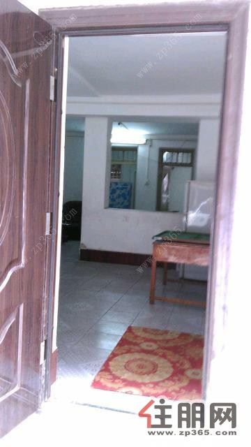 城中三中路单位房2室2厅80平米简单装修