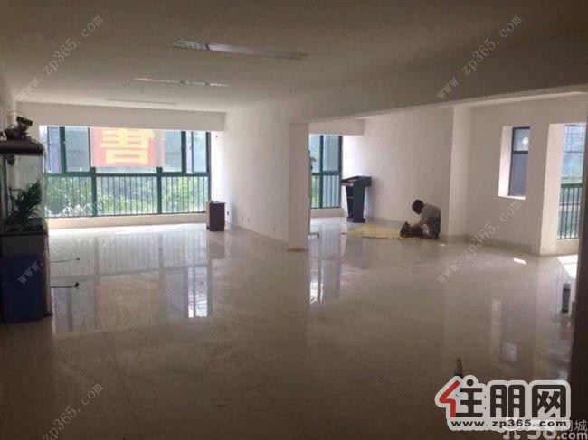 荣和山水美地5室2厅2卫