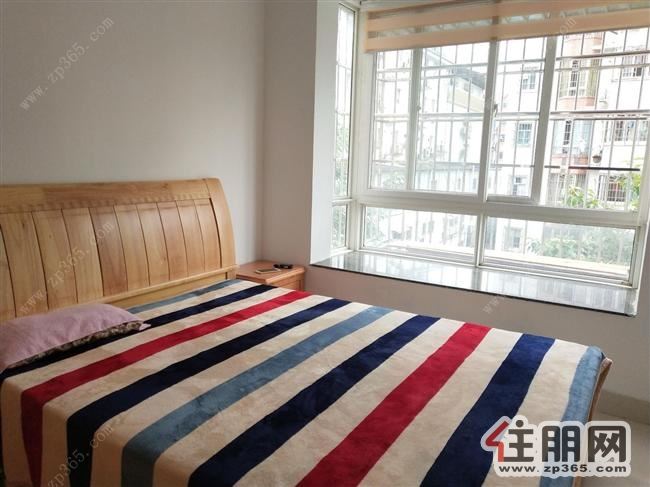 金都汇全新装修一房一厅家电齐全拎包即住租金1500/月