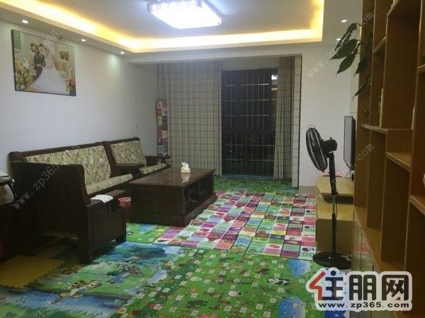 华展华园3房2厅2卫130平米精装房