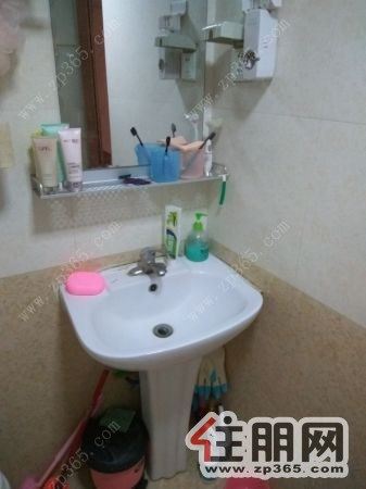 鼎盛国际两室一厅次卧出租,拎包入住