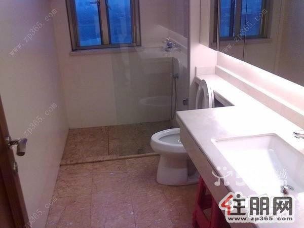 西大对面精装2房出租1700