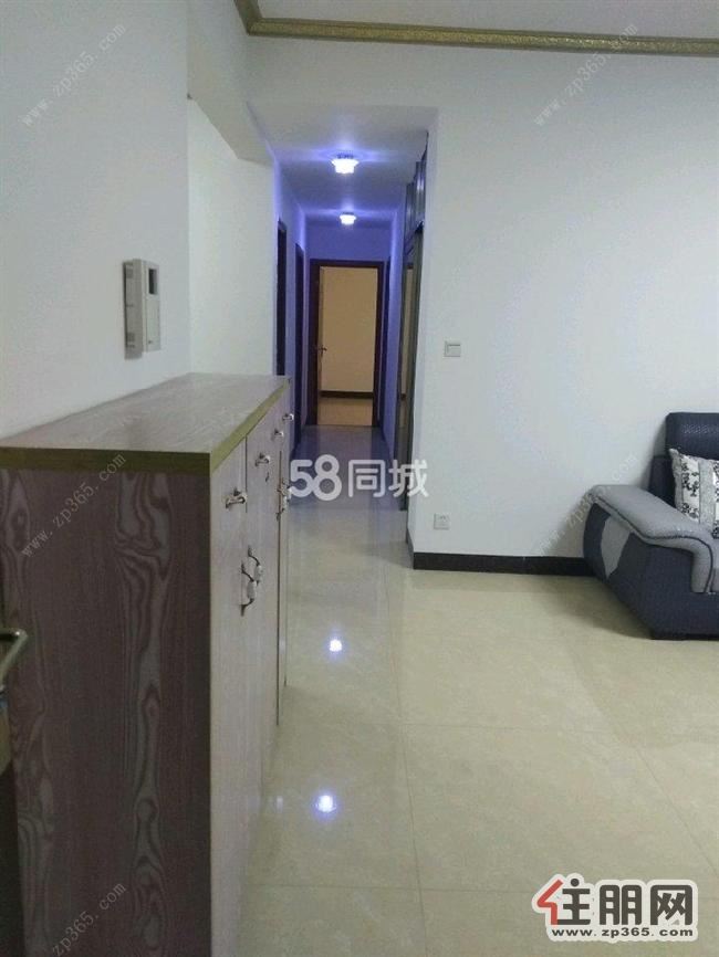 新房子,首次出租,交通便利,可拎包入住