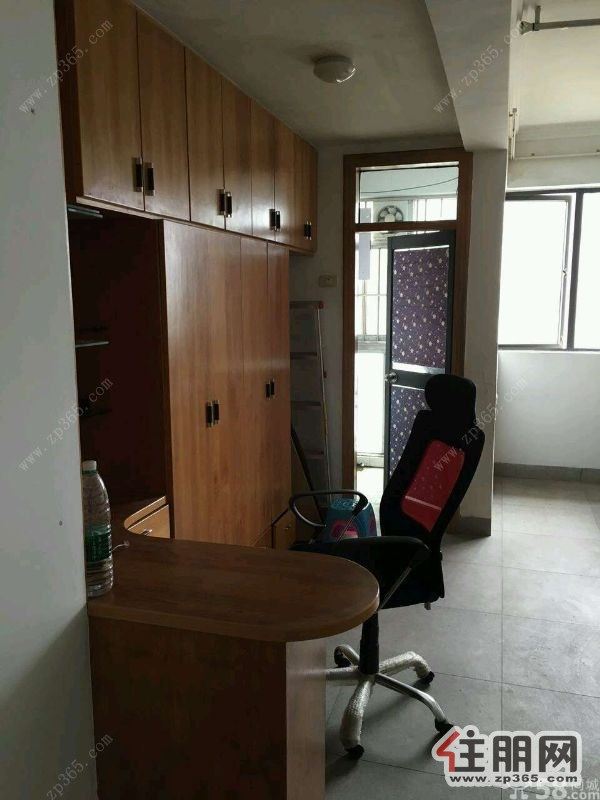 高新区东环大道工学院万达桂中菜市旁【青年