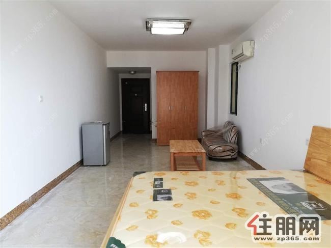 大世界商住大厦1200元1室1厅1卫***修,干净整洁,随时入住