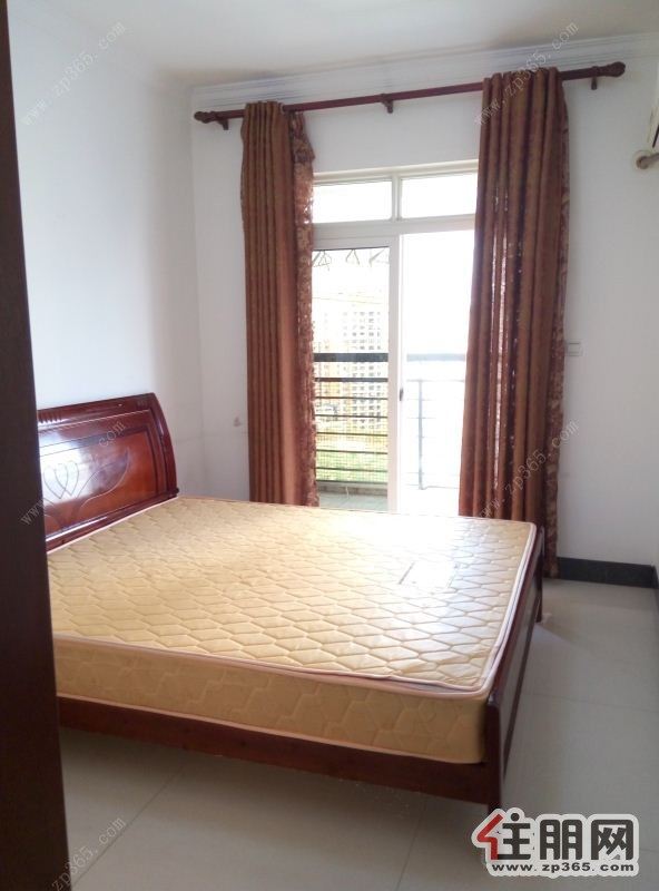 青秀区金旺角2房家具家电齐全租2500元