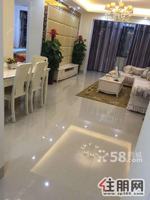 西湖新天地2300元3室2厅1卫精