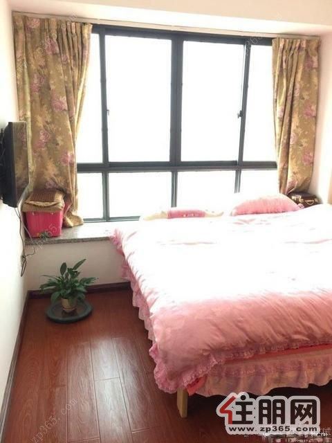 万达旁沃德梦想1室1厅1卫1800