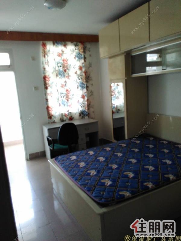 民主路电梯单位4房租2800家电齐拎