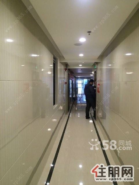 天健国际公馆A座,用住宅的价格租写字楼,