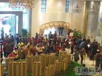 客户陆续入场(12.11)