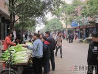 启美新城附近菜市场