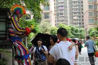 小丑给大家带来许多欢乐
