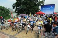 光·水悦龙湾杯沿江自行车赛举行（6.25）