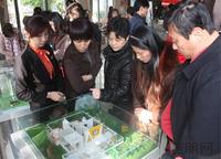 12.24河池居民到梦之岛花园看房