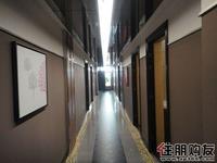 尚上园·揽胜的精装样板间走廊