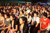 9.3中秋晚会 到场观看的业主们