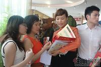 置业顾问为客户商铺