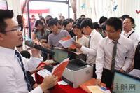 8.20开盘现场 购房者抢购场面