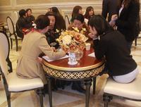 2012.12.01住朋网保利·爱琴海看房团现场