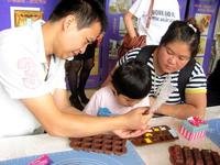 2013.08.10住朋网电商团队入驻保利爱琴海售楼部