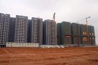 项目附近的标营中心广场在建